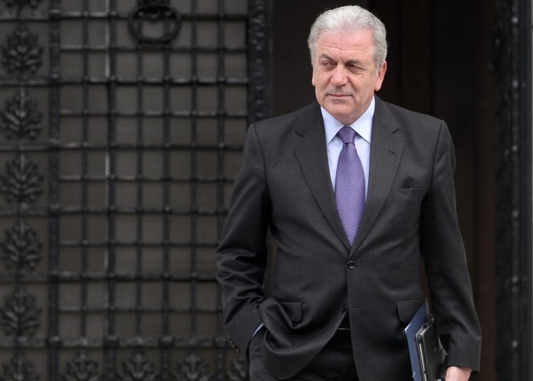 Δημήτρης Αβραμόπουλος: Η (ιδιαίτερη) πατρίδα τον καλεί