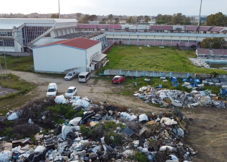 Πύργος: Ζοφερές εικόνες-Σκουπίδια παντού-Μεγάλες οι ευθύνες του δήμου