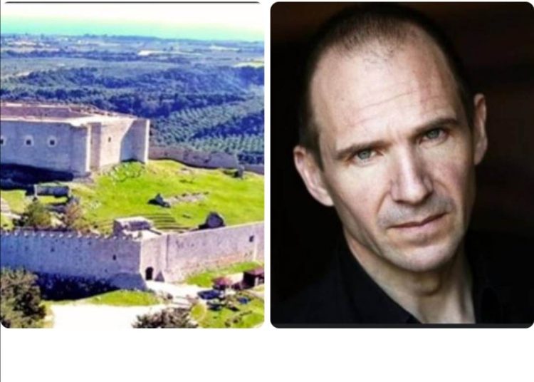 Στην Ηλεία η νέα ταινία για τον «Οδυσσέα»-Ο Ρέιφ Φάινς στο Κάστρο Χλεμούτσι