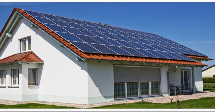 Φωτοβολταϊκά στη Στέγη: Πόσα χρήματα κοστίζει η εγκατάσταση και τι δίνει το κράτος