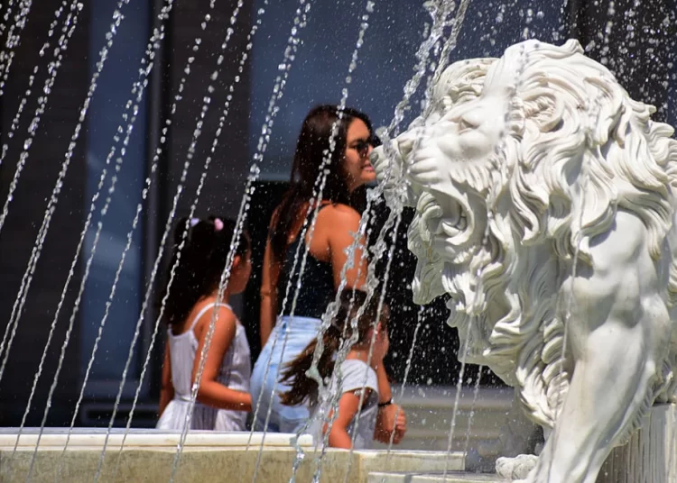 Σενάριο τρόμου για θερμοκρασίες έως και 50 βαθμούς στην Ελλάδα – Τι λέει ο Λέκκας