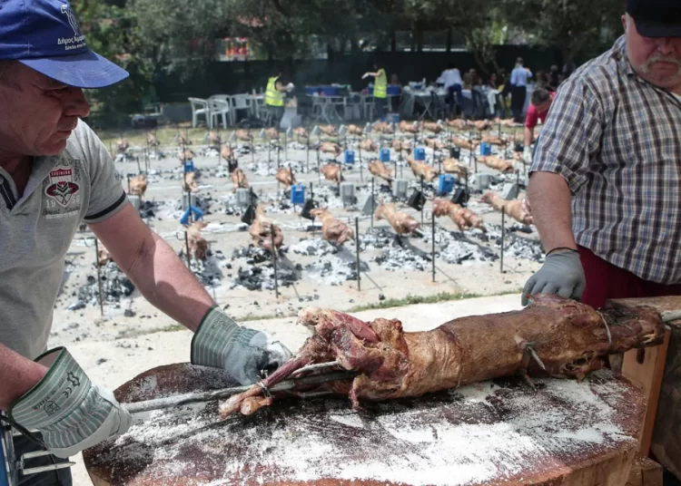 Kαιρός: Έρχεται επιδείνωση από τη Μ. Παρασκευή – Βροχές την Κυριακή του Πάσχα
