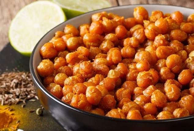 Ρεβίθια στον φούρνο αντί για πατατάκια. Το υγιεινό και νόστιμο σνακ!