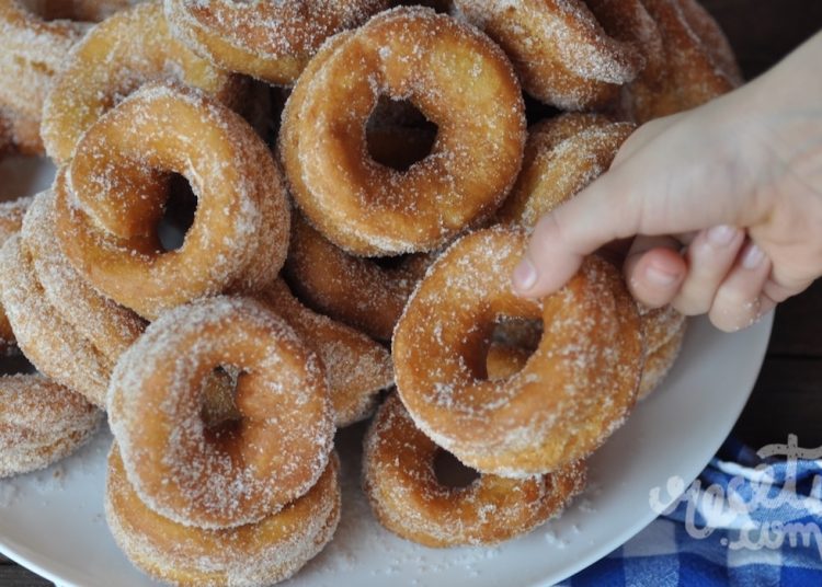 Πώς να φτιάξετε ντόνατς βήμα-βήμα