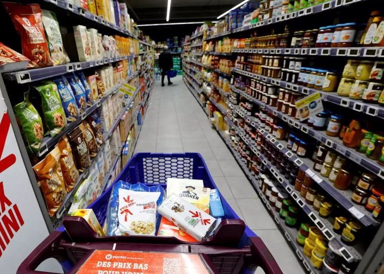 Τρόφιμα: Αγκάθι για την κοινωνία και την οικονομία οι υπερπτήσεις των τιμών