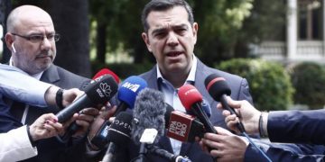 Τσίπρας: Αναλαμβάνω την ευθύνη για την ήττα, ζητώ συγγνώμη από τους ανθρώπους που πληγώσαμε