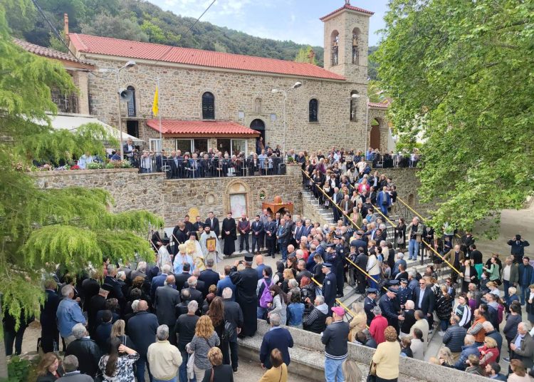 Περίλαμπρη η εορτή της Παρόδου των Ιερών Λειψάνων του Αγίου Νικολάου στα Σπάτα Αχαΐας.