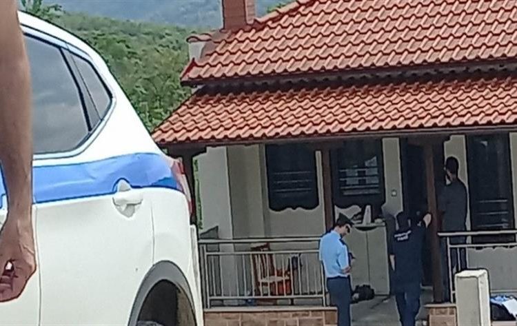 Χαλκιδική: Tο παιδί περπατούσε για ώρες μέσα στα αίματα των νεκρών γονιών του