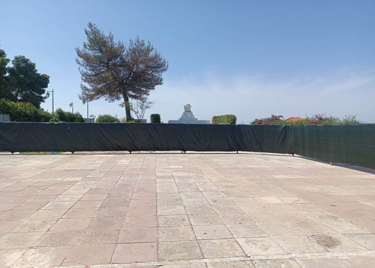 Στα δικαστήρια εκκρεμεί το μπλόκο στο έργο της πλατείας Πύργου