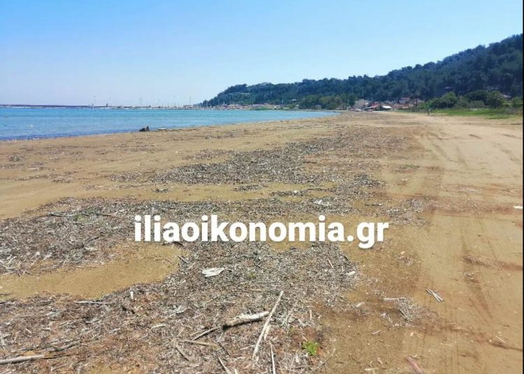 Κατάκολο: Ακαθάριστη & με σκουπίδια η παραλία