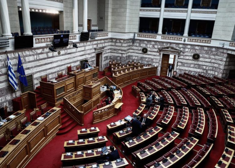 Ποια οικογένεια μπήκε στη Βουλή το 1844 και εκλέγεται ακόμη