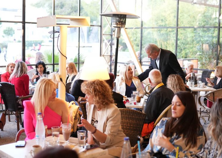 Εκατοντάδες ξεχωριστές γυναίκες στην εκδήλωση του Δημήτρη Αβραμόπουλου