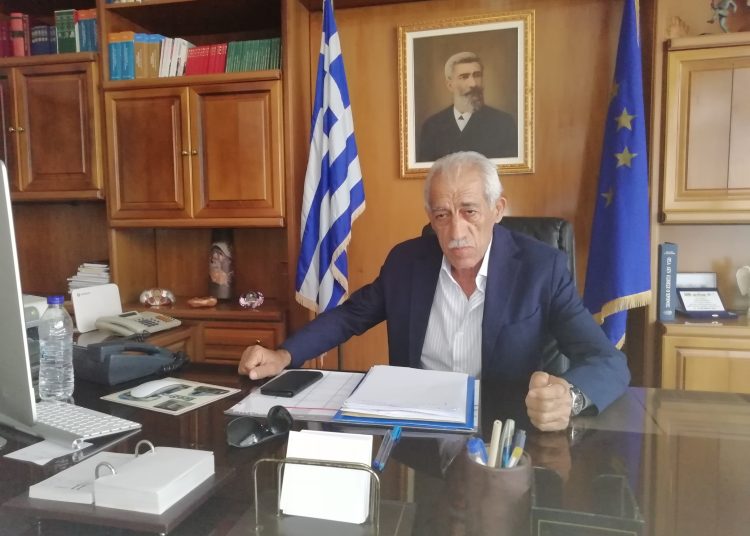 Απάντηση Λυμπέρη σε όσους τον επικρίνουν για το νοσοκομείο: ¨Γυμνοσάλιαγκες που γλείφουν¨