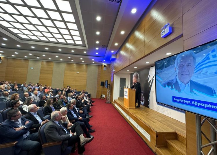 Με αέρα νίκης η κεντρική ομιλία του Δημήτρη Αβραμόπουλου στην Αμαλιάδα