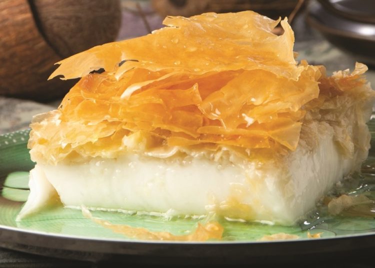 Σιροπιαστή πίτα με γάλα καρύδας