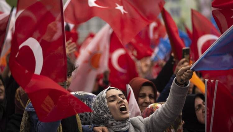 Κρίσιμες εκλογές σήμερα στην Τουρκία – Μάχη  Ερντογάν με Κιλιτσντάρογλου