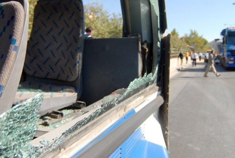 Ηλεία: Δρομολόγιο τρόμου-Λεωφορείο του ΚΤΕΛ δέχθηκε επίθεση