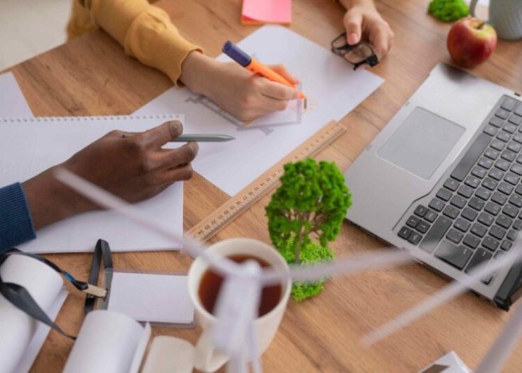 «Εξοικονομώ – Επιχειρώ»: Πως θα πάρετε χρήματα για να αναβαθμίσετε ενεργειακά την επιχείρησή σας