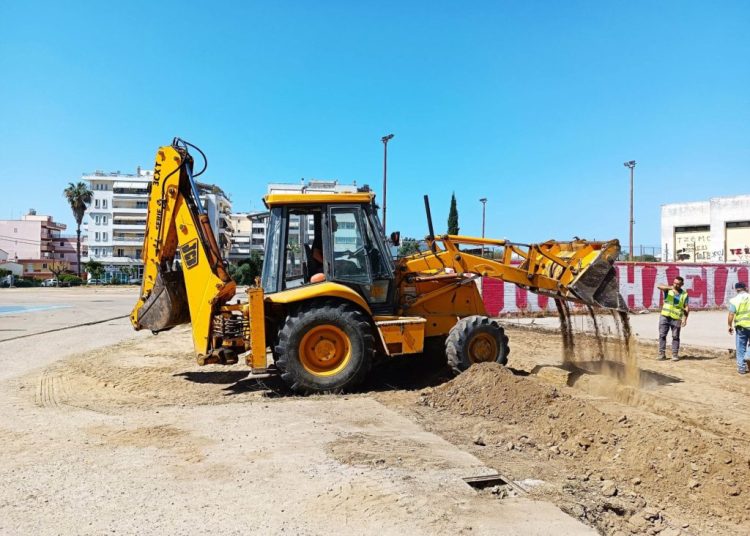 Πύργος: Σε εξέλιξη οι εργασίες ανάπλασης στο Αθλητικό Κέντρο της Αγίας Βαρβάρας