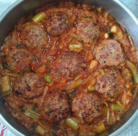 Κεφτέδες με πράσα στο φούρνο