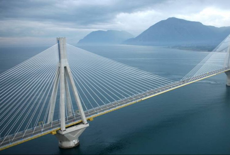 Στην Βάρδα έφερναν παράνομους μετανάστες- Τους έπιασαν στη Γέφυρα Ρίου