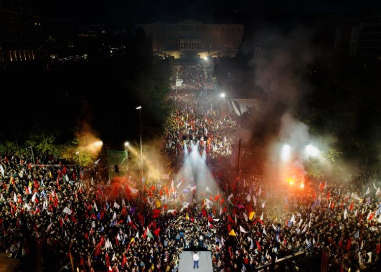 Μεγάλη συγκέντρωση του Αλέξη Τσίπρα στο Σύνταγμα χτες