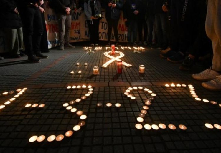 Απλήρωτες οι κηδείες από το κράτος των θυμάτων στα Τέμπη