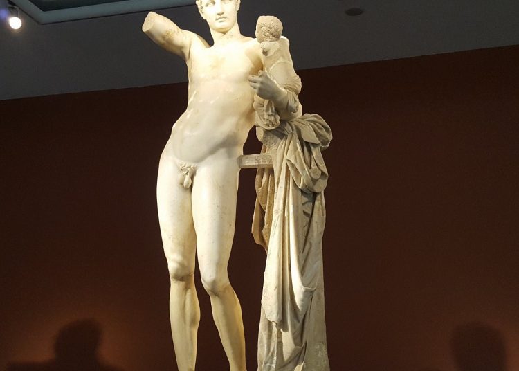 Ερμής του Πραξιτέλη: Σαν σήμερα το 1877 ανακαλύφθηκε το ομορφότερο άγαλμα