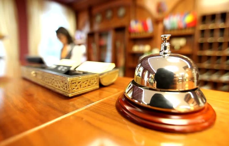 Ζήτησε να κλείσει δωμάτιο στη Ζάκυνθο και τσέπωσε 30.000 ευρώ