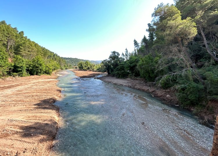 Ερύμανθος ποταμός: Εργασίες καθαρισμού & αντιπλημμυρική θωράκιση
