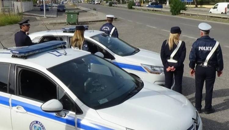 Ανδραβίδα: Σύγκρουση τριών οχημάτων σε διασταύρωση