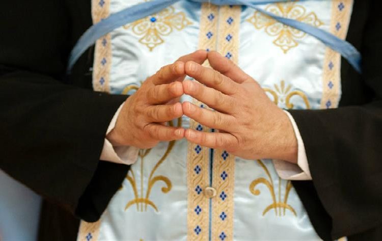 Πάτρα: Καταγγελία για ιερέα που έκανε “εξορκισμό” σε καταθλιπτική