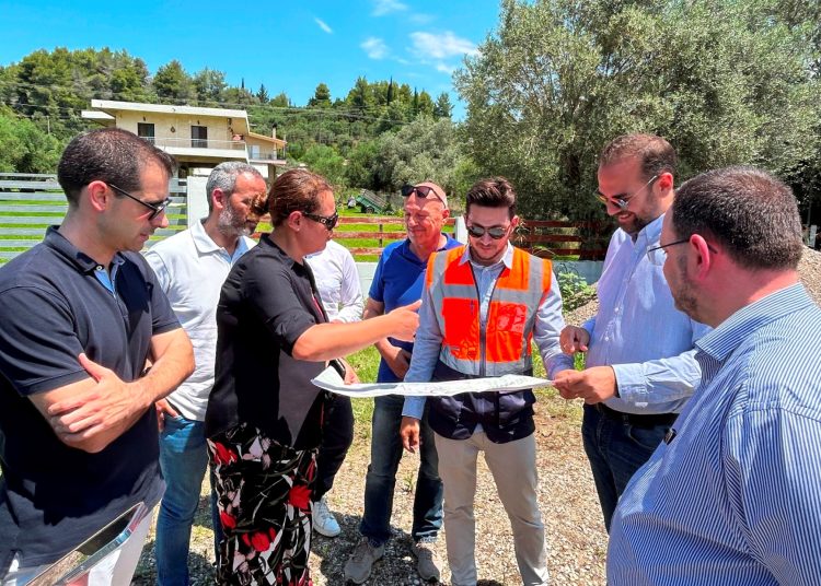 Ηλεία: Επίσκεψη Φαρμάκη σε έργα της Περιφέρειας