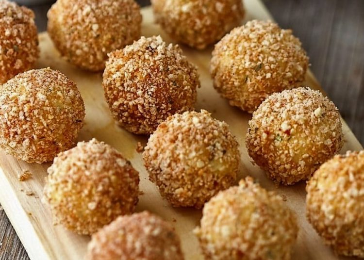 Πατατοκροκέτες με μοτσαρέλα