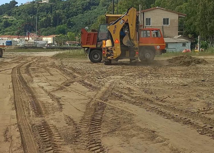 Τελικά οι δημοσιεύσεις μας έχουν αποτέλεσμα: Καθαρίστηκε η παραλία του Κατακόλου