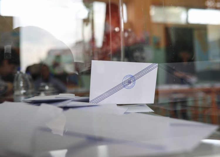 Δημοσκόπηση: Κάτω από τις 20 μονάδες η διαφορά ΝΔ – ΣΥΡΙΖΑ