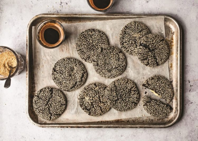 Φτιάχνουμε μπισκότα: 10 εύκολες συνταγές για όλα τα γούστα