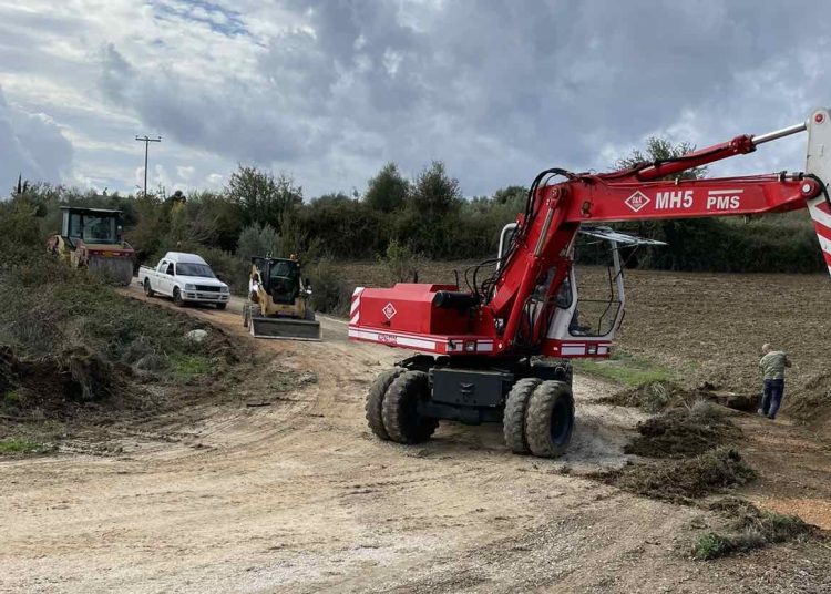 Δήμος Κυλλήνης: Ξεκίνησε η αποκατάσταση δρόμων που είχε ¨παγώσει¨ 15 χρόνια
