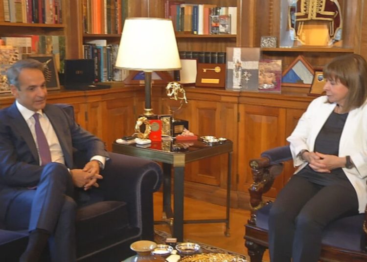 Στο Προεδρικό Μέγαρο ο Μητσοτάκης-Πήρε εντολή σχηματισμού κυβέρνησης