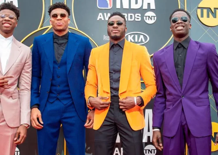 Επενδυτικά «καρφώματα»: Η «βιομηχανία Antetokounbros» βγάζει 100 εκατ. δολάρια τον χρόνο