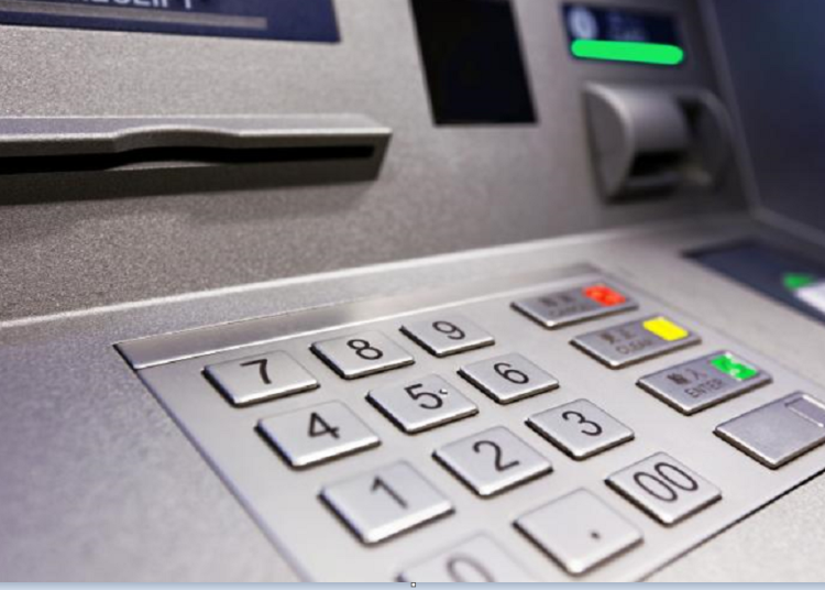 ΟΠΕΚΑ – ΔΥΠΑ: Τέλος τα μετρητά για τα επιδόματα – Έρχονται οι προπληρωμένες κάρτες