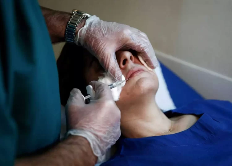 Κύκλωμα διακινούσε παράνομα botox και υαλουρονικό οξύ – Δυο συλλήψεις