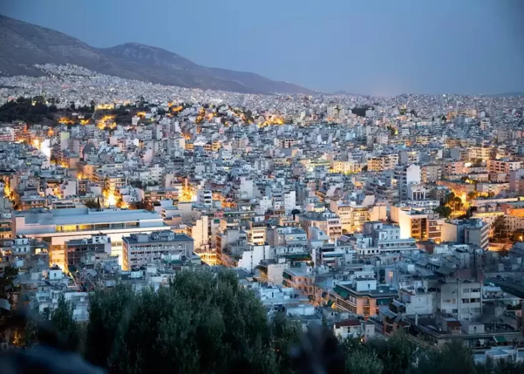 Ενοίκια από «χρυσάφι»: Έκρηξη τιμών με τους ενοικιαστές σε απόγνωση – Είτε απρόσιτα, είτε σε άθλια κατάσταση τα προσφερόμενα σπίτια