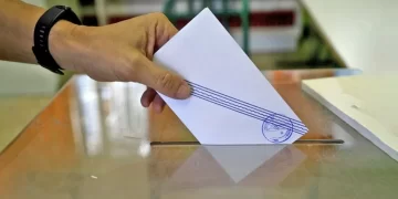 Δημοσκόπηση Metron Analysis: Από 38,2% έως 43,8% η ΝΔ – Aπό 16,9% έως 21,3% ο ΣΥΡΙΖΑ (πίνακες)