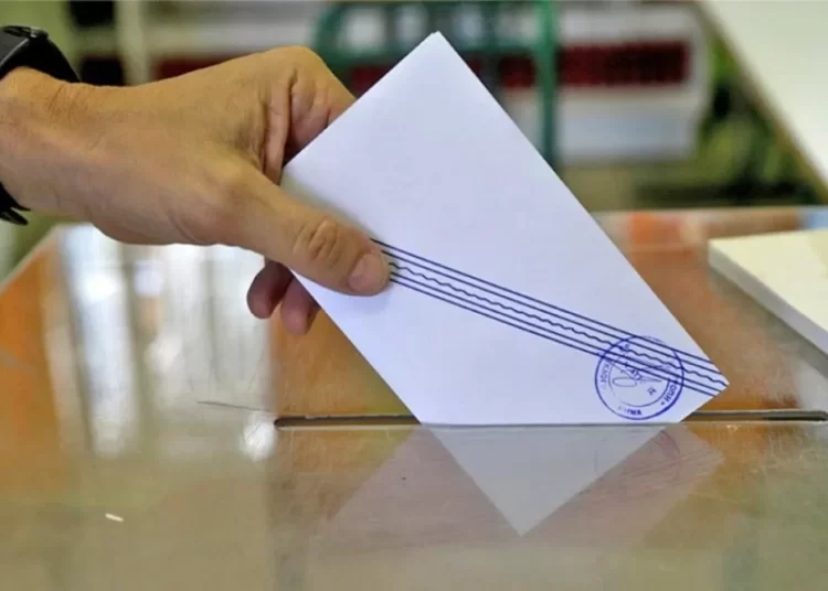 Δημοσκόπηση Metron Analysis: Από 38,2% έως 43,8% η ΝΔ – Aπό 16,9% έως 21,3% ο ΣΥΡΙΖΑ (πίνακες)