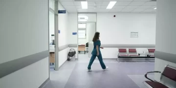 Εγκρίθηκαν οι μετακινήσεις 500 γιατρών και νοσηλευτών – Στην 6η ΥΠΕ εντοπίζονται τα μεγαλύτερα κενά