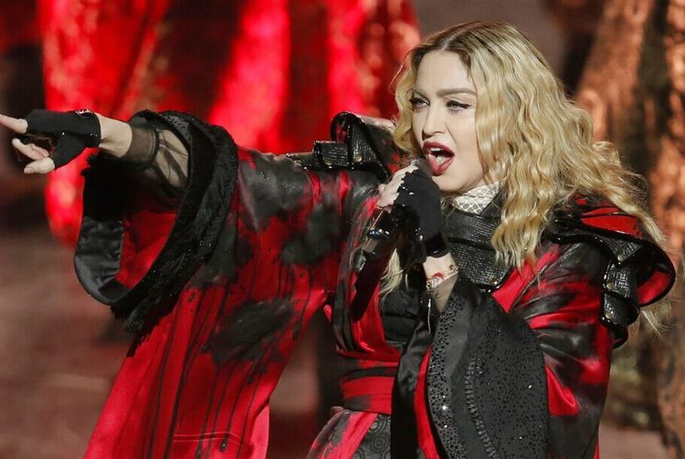 Μαντόνα: «Φοβηθήκαμε ότι θα την χάσουμε» – Βρέθηκε αναίσθητη και οδηγήθηκε στη ΜΕΘ