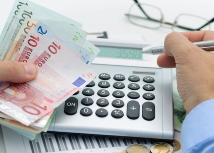 ΕΦΚΑ: Ρυθμίσεις χρεών και για οφειλέτες προς συνταξιοδότηση