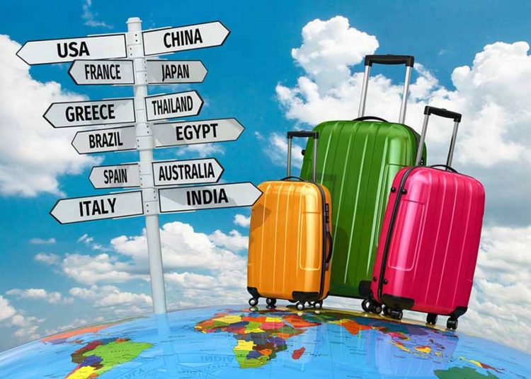 Τουρισμός: Ακυρώσεις & μειωμένη κίνηση-Δένδιας: Δεν πάει καλά η σεζόν