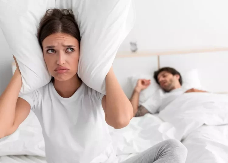 Πέντε top tips που βάζουν φρένο στο ροχαλητό